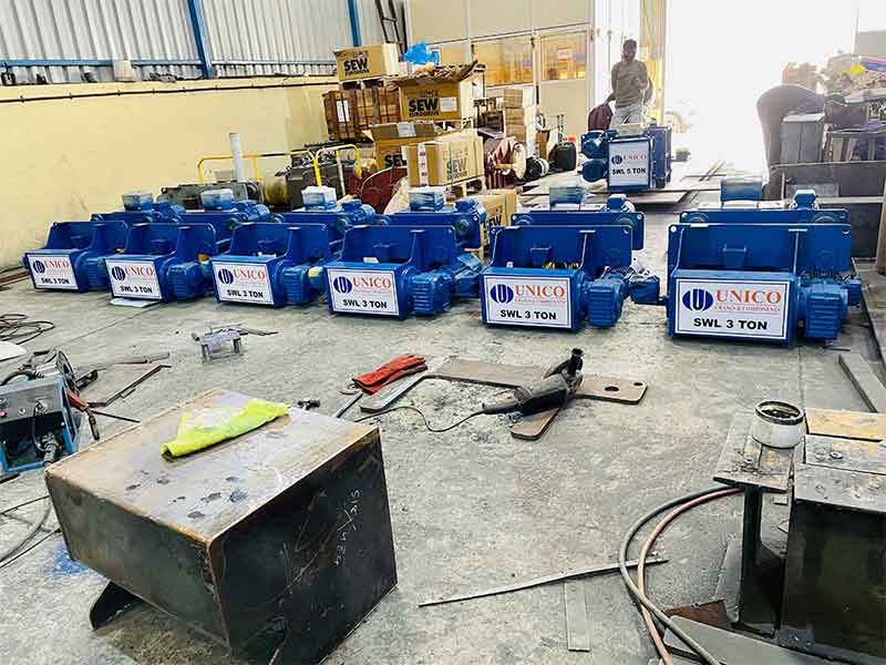 توريد قطع غيار المصاعد الذكية يشمل توفير مكونات التحكم الإلكترونية، أجهزة الاستشعار، لوحات التشغيل، شاشات اللمس، المحركات، والكابينة وأبواب الطوابق.